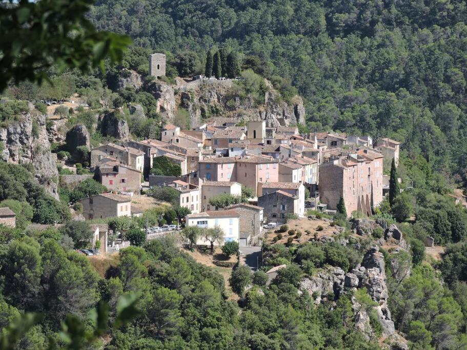 Chateaudouble : Appartement Au Calme Εξωτερικό φωτογραφία