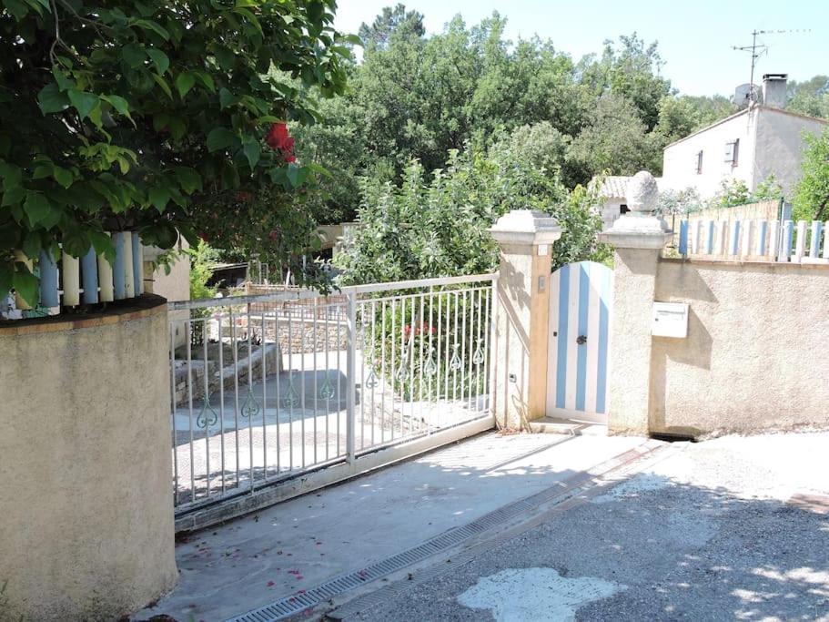 Chateaudouble : Appartement Au Calme Εξωτερικό φωτογραφία